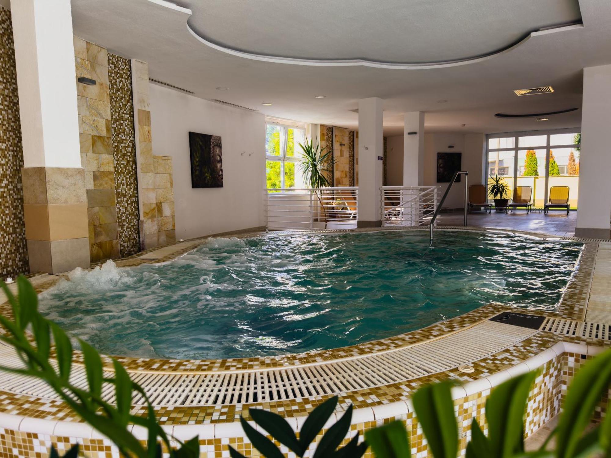 Hotel Aurora Miskolc Eksteriør bilde