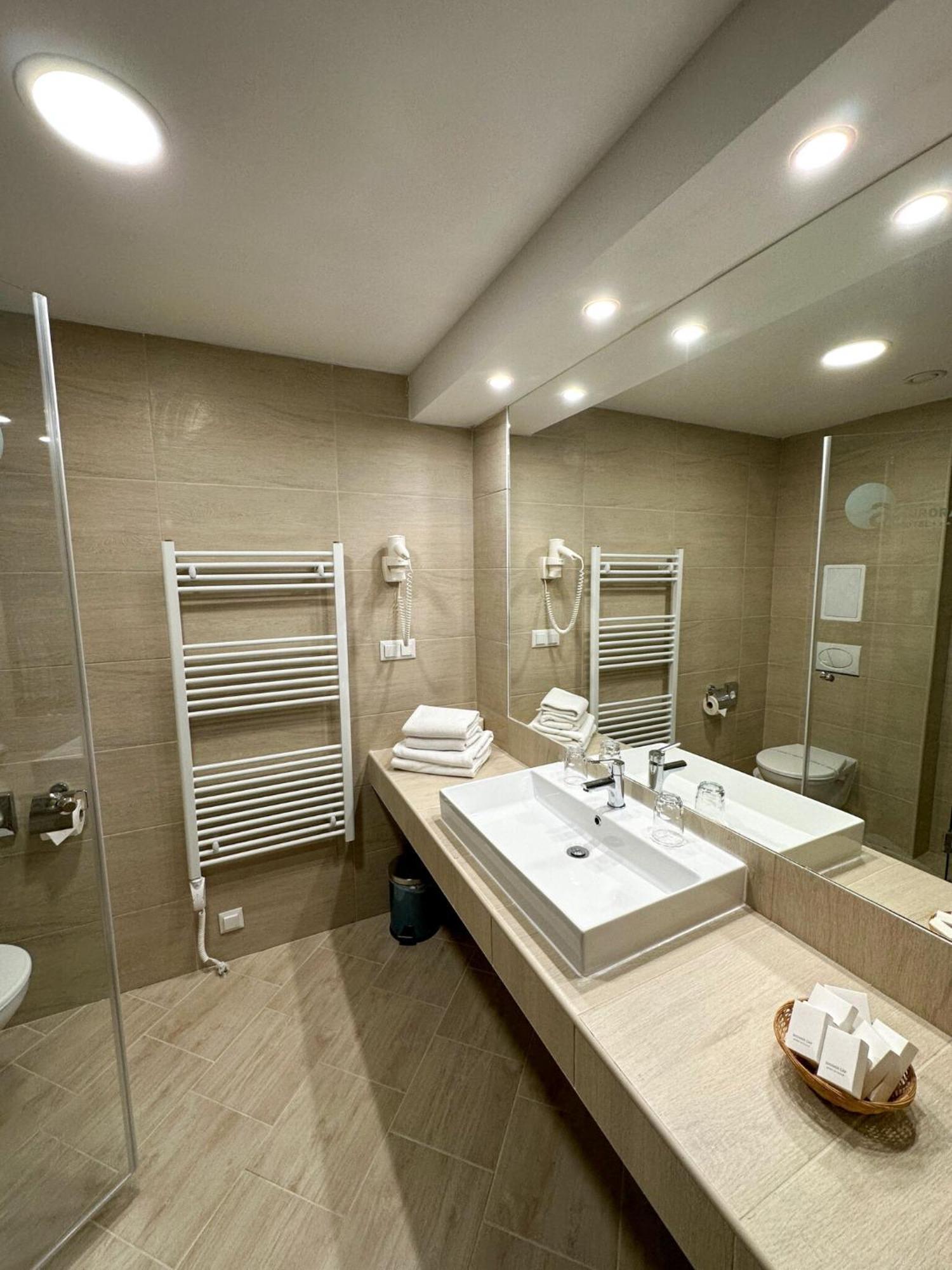 Hotel Aurora Miskolc Eksteriør bilde