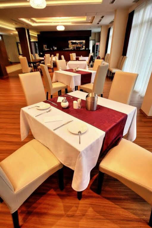 Hotel Aurora Miskolc Eksteriør bilde